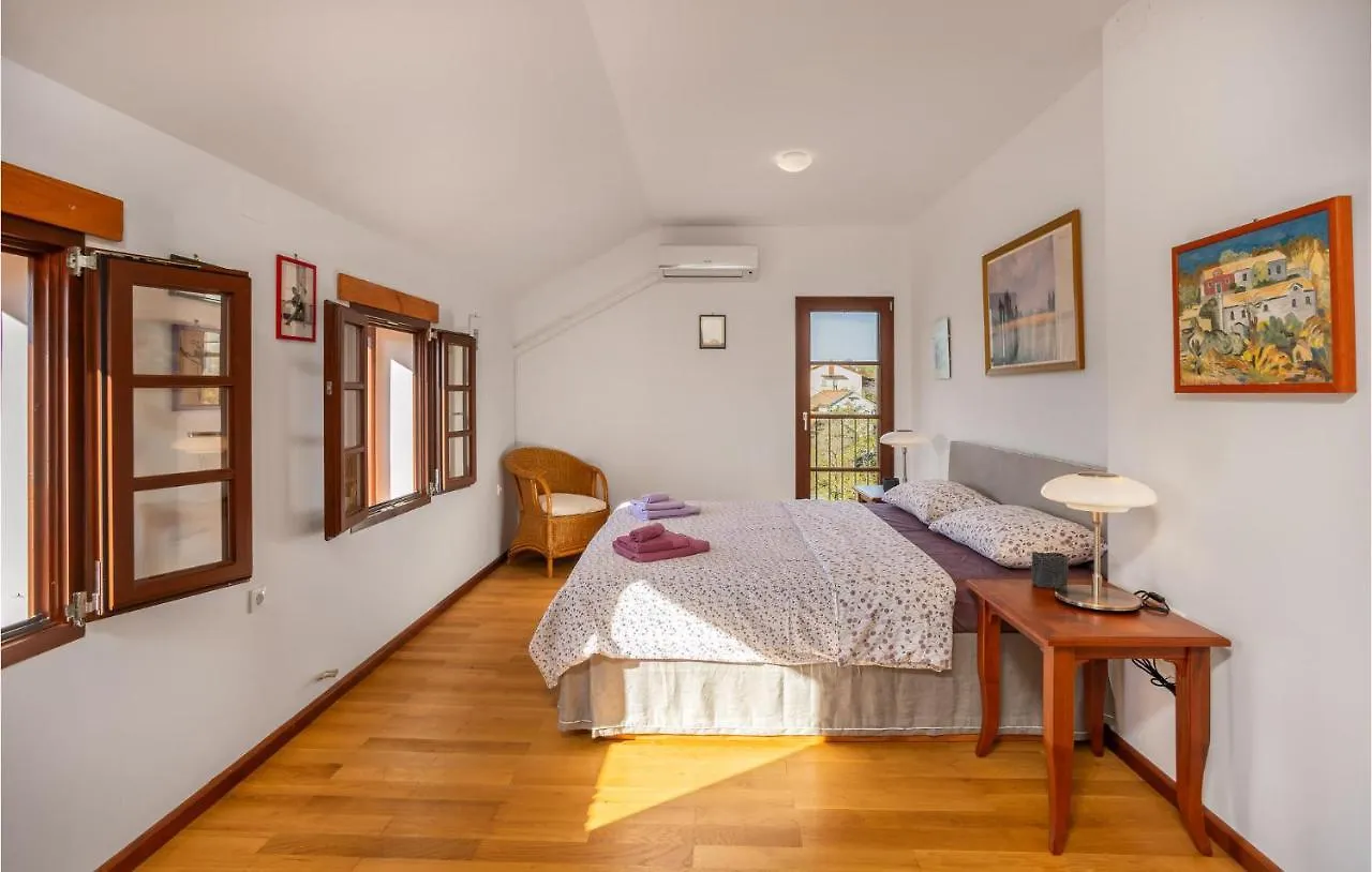Beautiful Apartment In Bribir With Kitchen