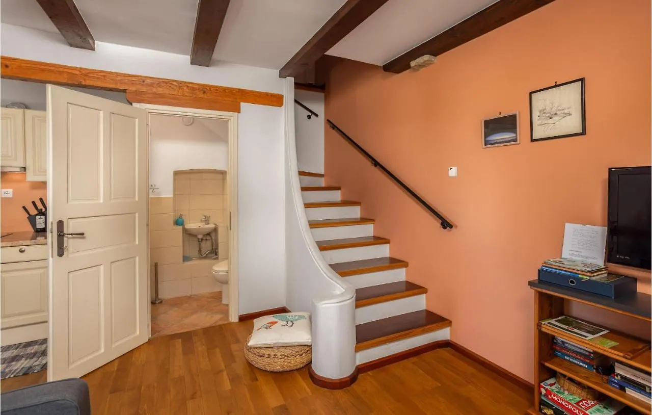 Beautiful Apartment In Bribir With Kitchen 0*, Bribir (Primorje-Gorski Kotar)