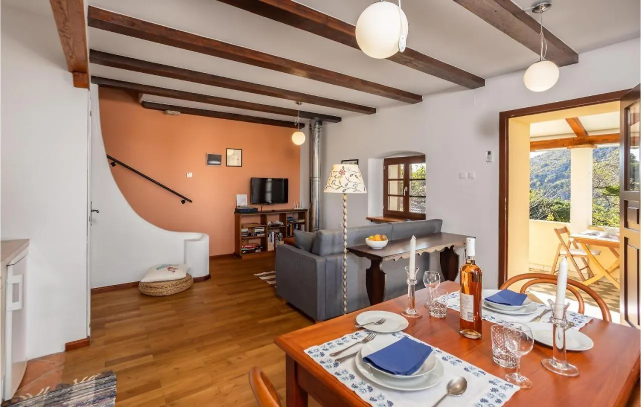 Beautiful Apartment In Bribir With Kitchen